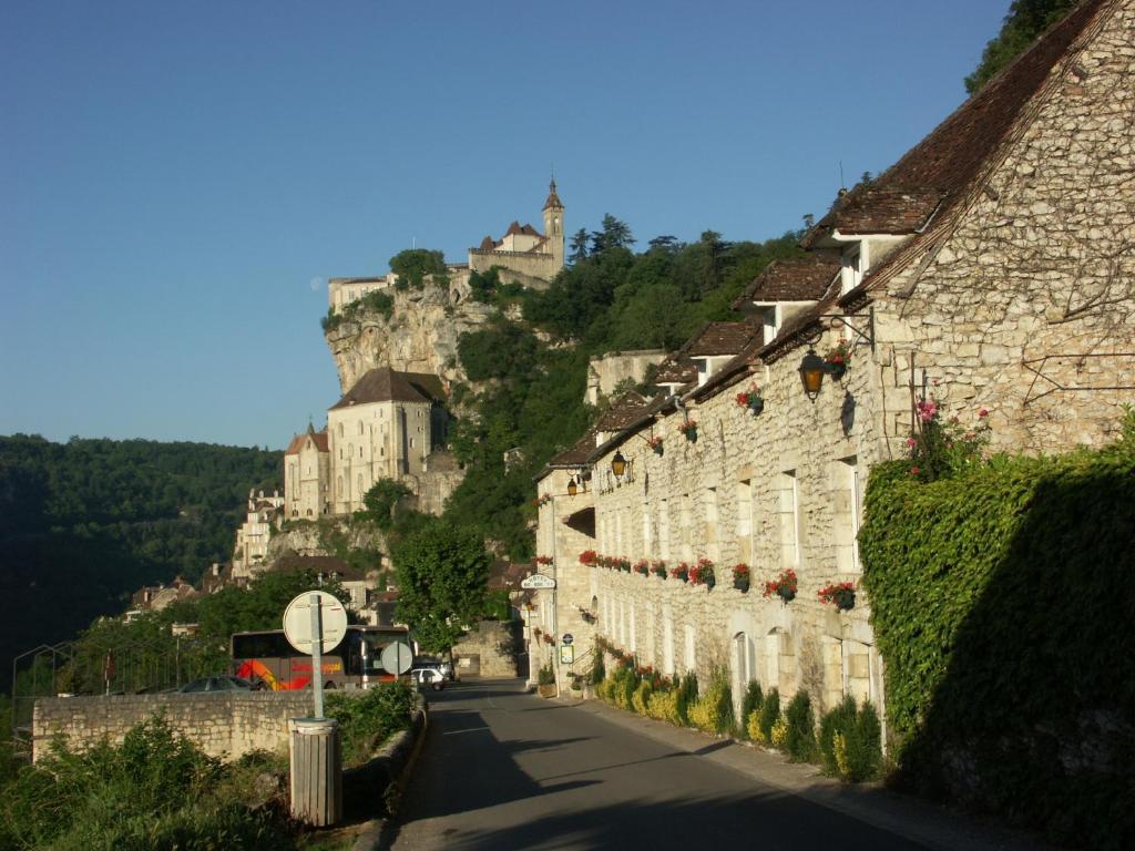 Auberge Du Relais D'Auniac Gourdon Exterior photo