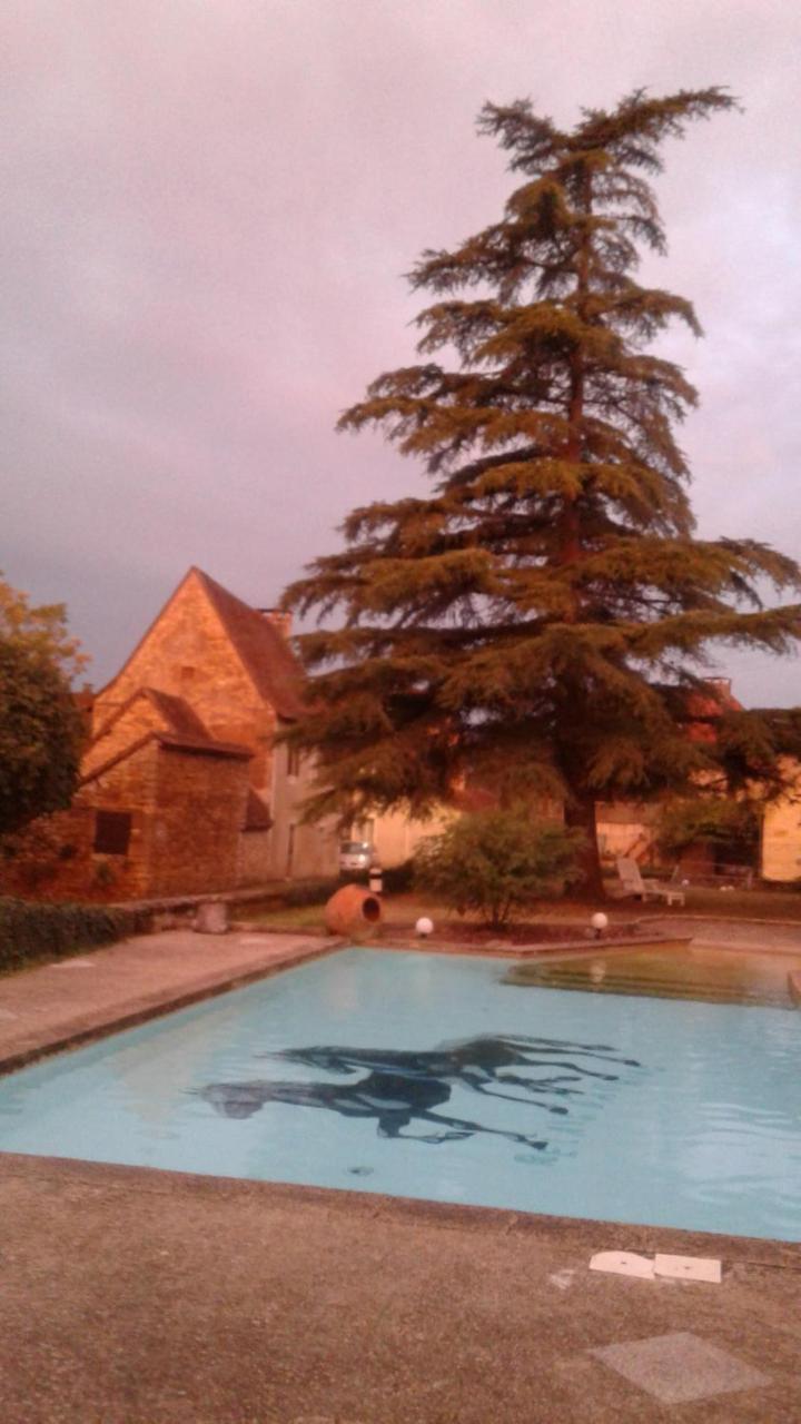Auberge Du Relais D'Auniac Gourdon Exterior photo